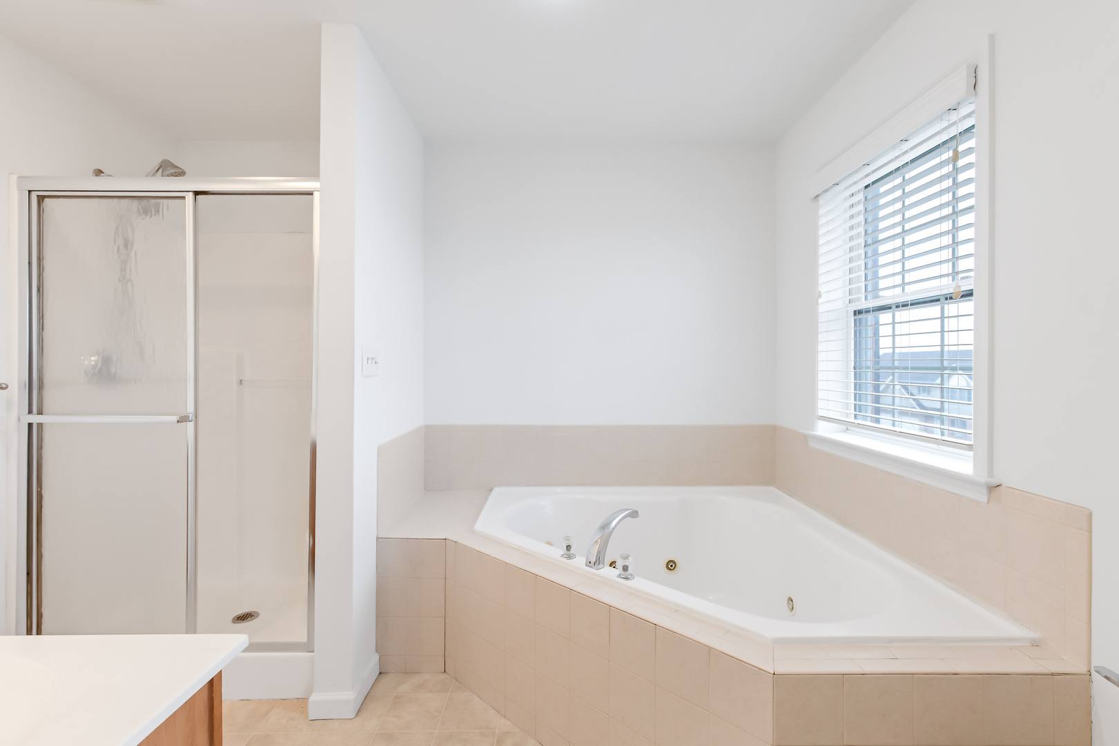 BedroomPrimaryBathroom1.jpg-FULL