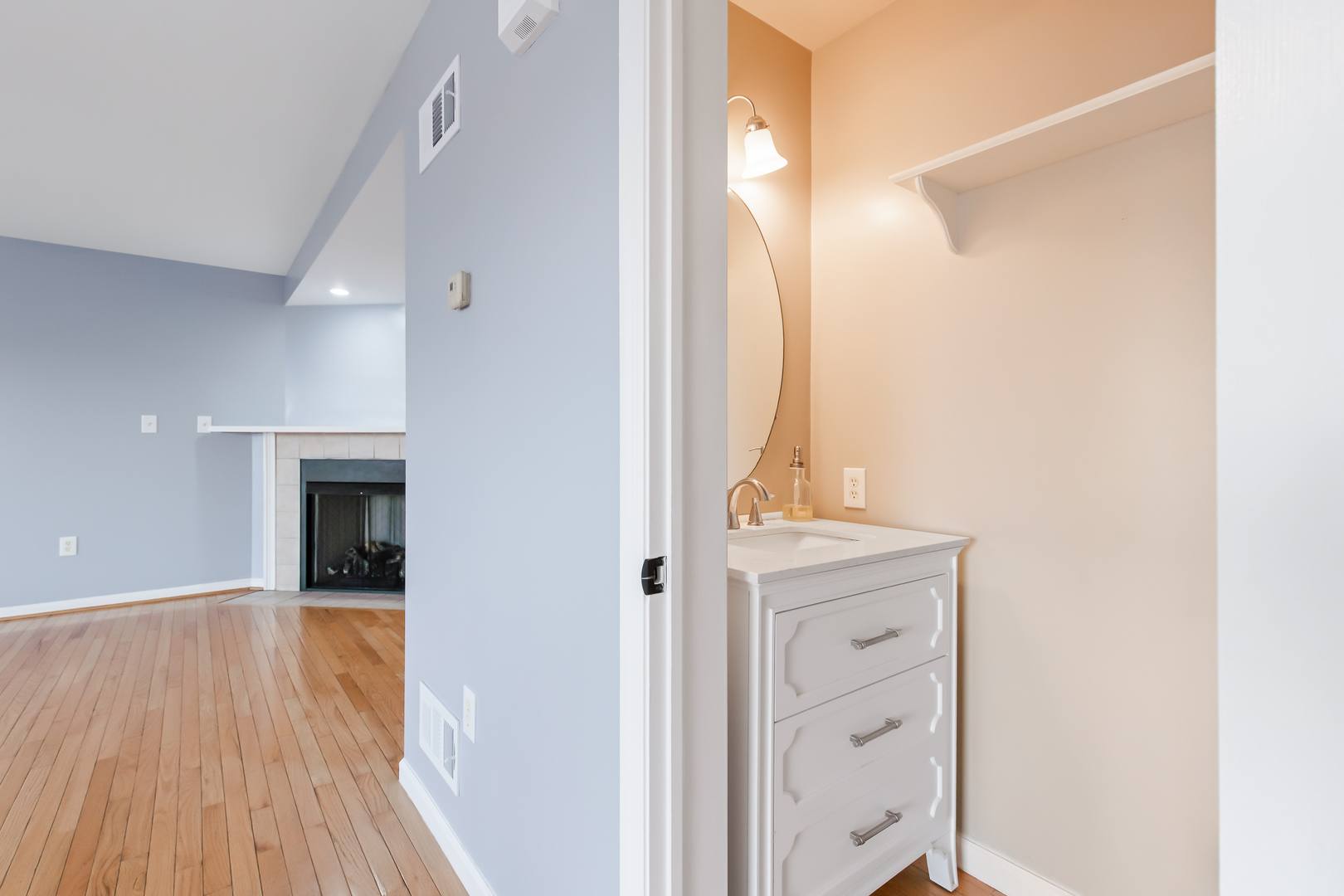 PowderRoom1.jpg-FULL