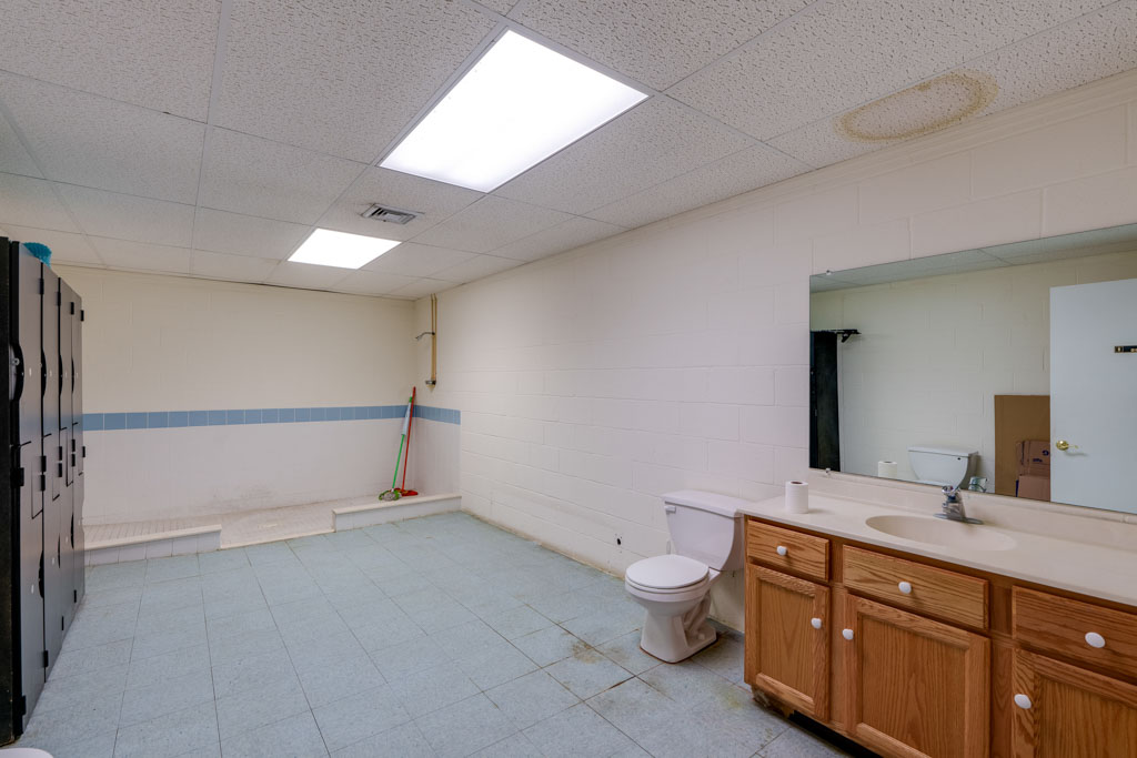 855 S Chiques Rd, Manheim-1-Level 1-3-Store-Rear-Left-15