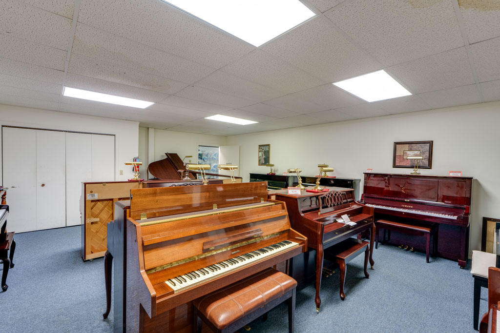 855 S Chiques Rd, Manheim-1-Level 1-4-Store-Right-Suite B-2