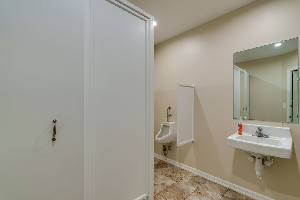 855 S Chiques Rd, Manheim-2-Level 2-2-Hallway-Mens-Room-1
