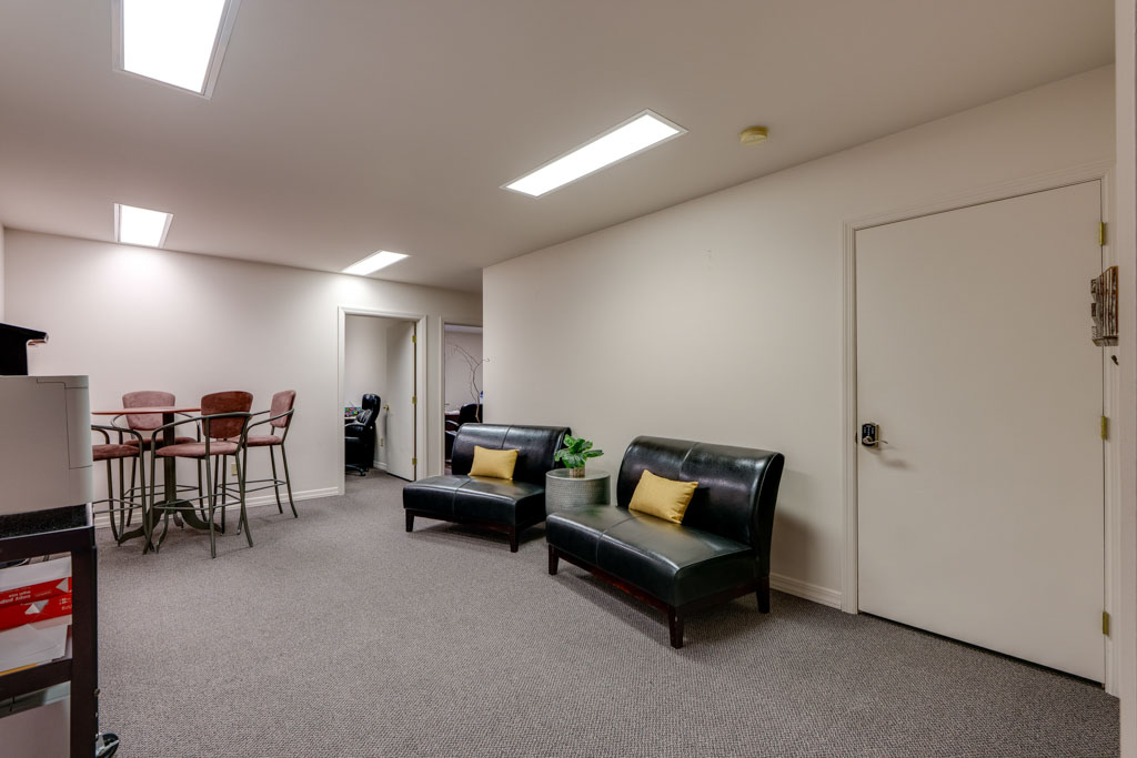 855 S Chiques Rd, Manheim-2-Level 2-2-Suite-GIK-1